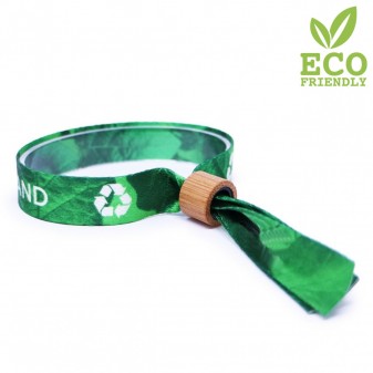Sustainable festival wristband with bamboo fastening
